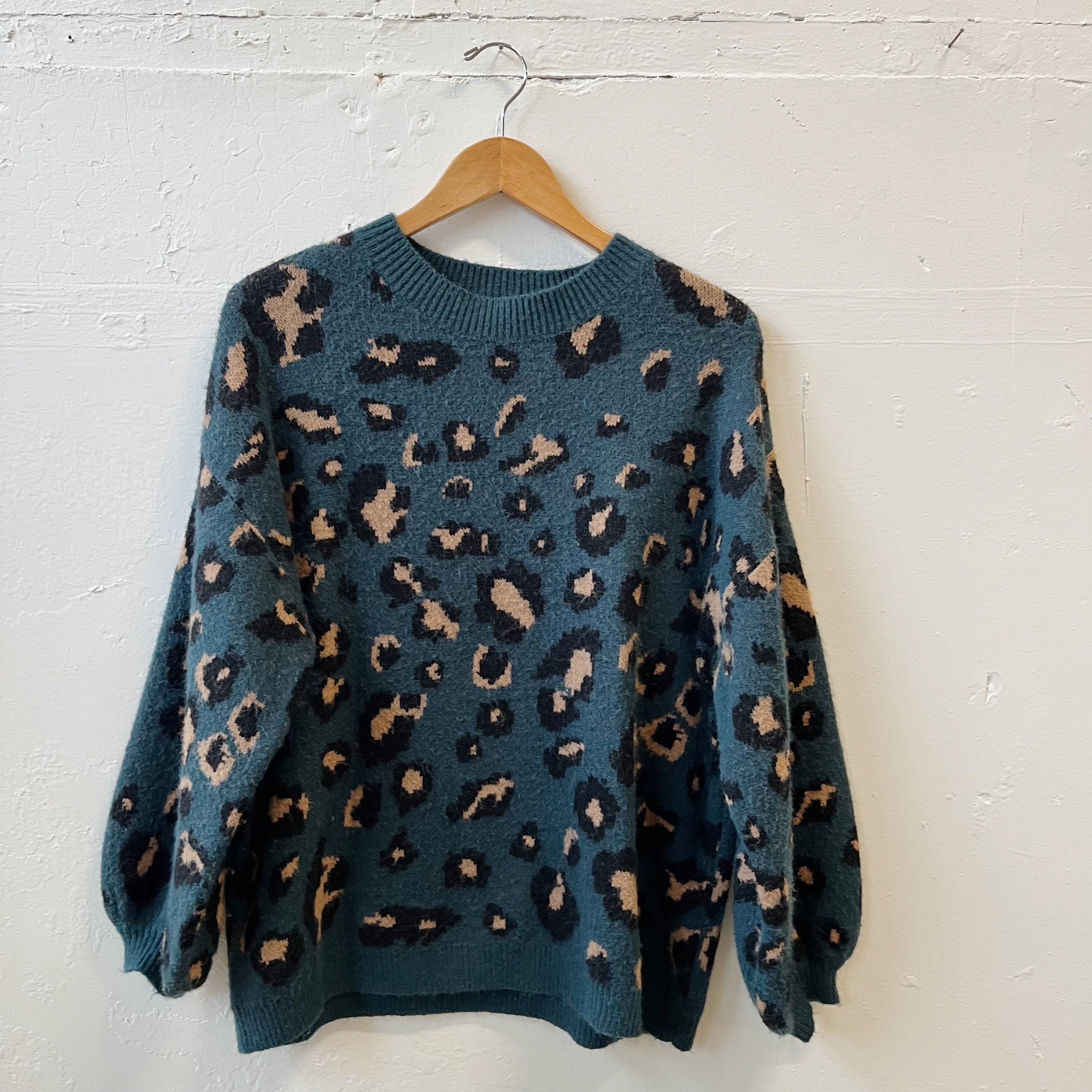 Size S/M | Cheetah Sweater