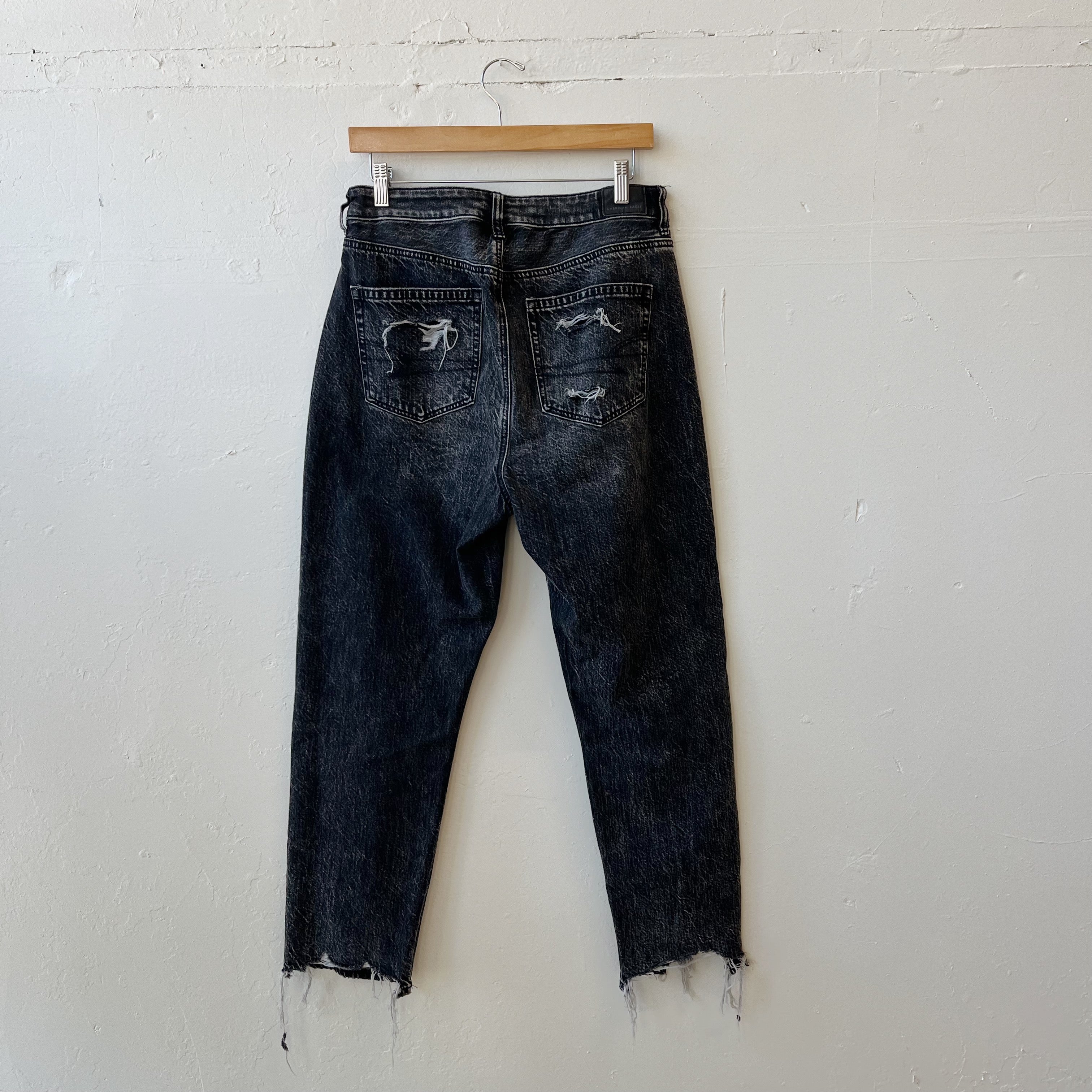 SIZE 10 | AE Distressed Jeans