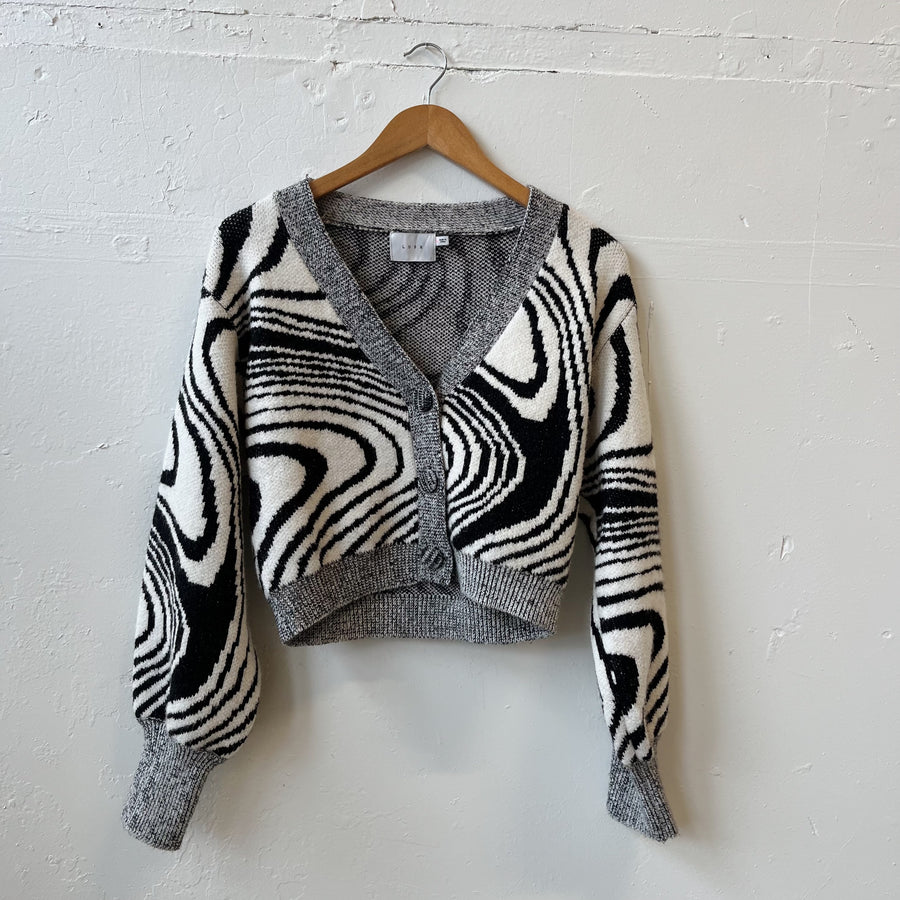 Size L | Patterned Button Sweater