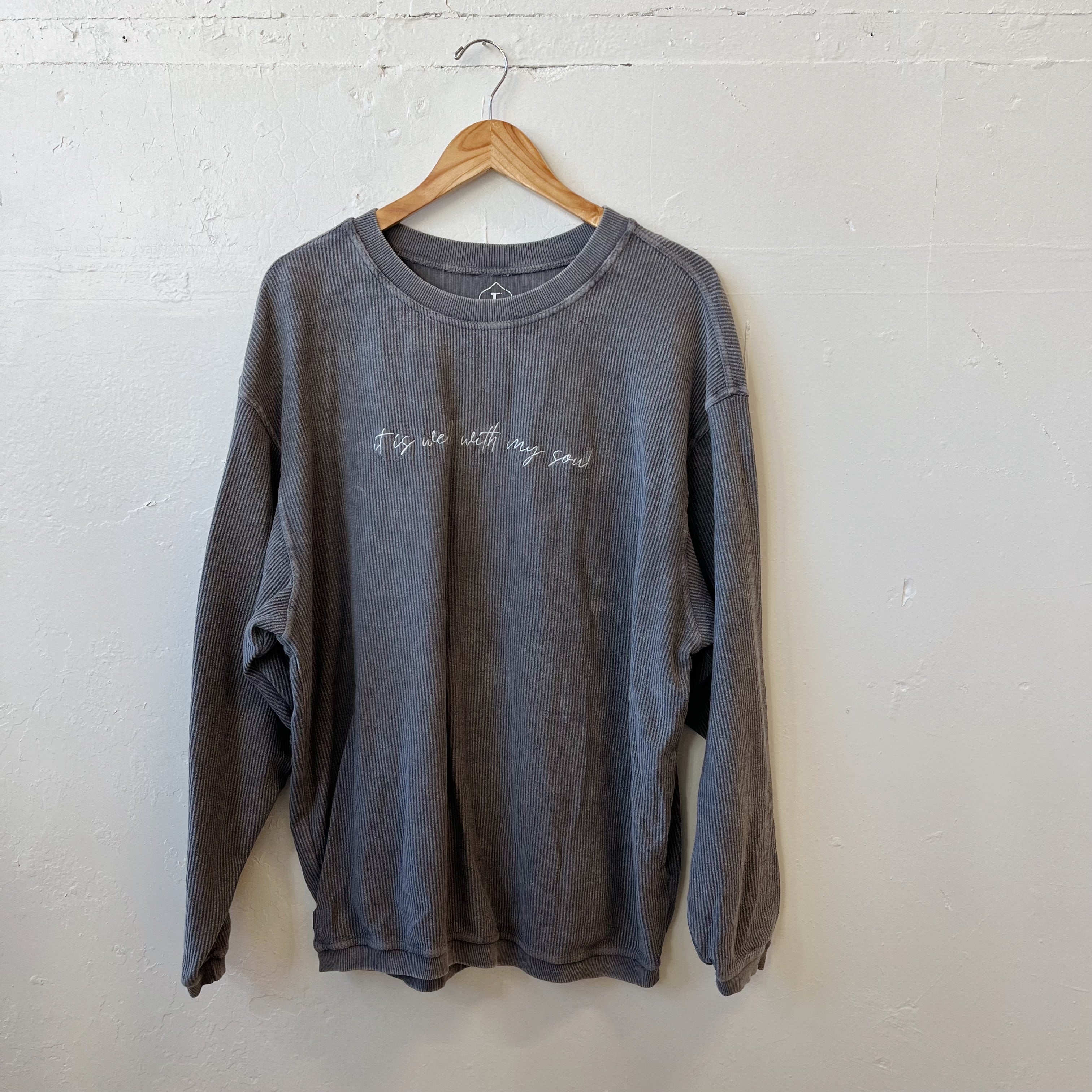 Size L | Embroidered Ribbed Crewneck