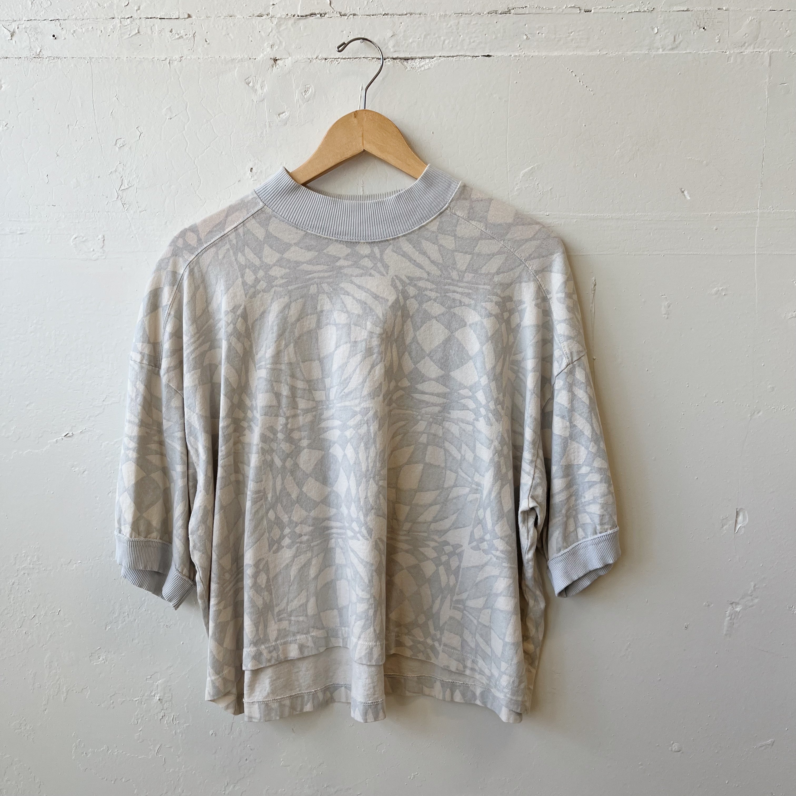 Size L | UO Patterned Tee