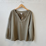 Size L | Green Textured Top