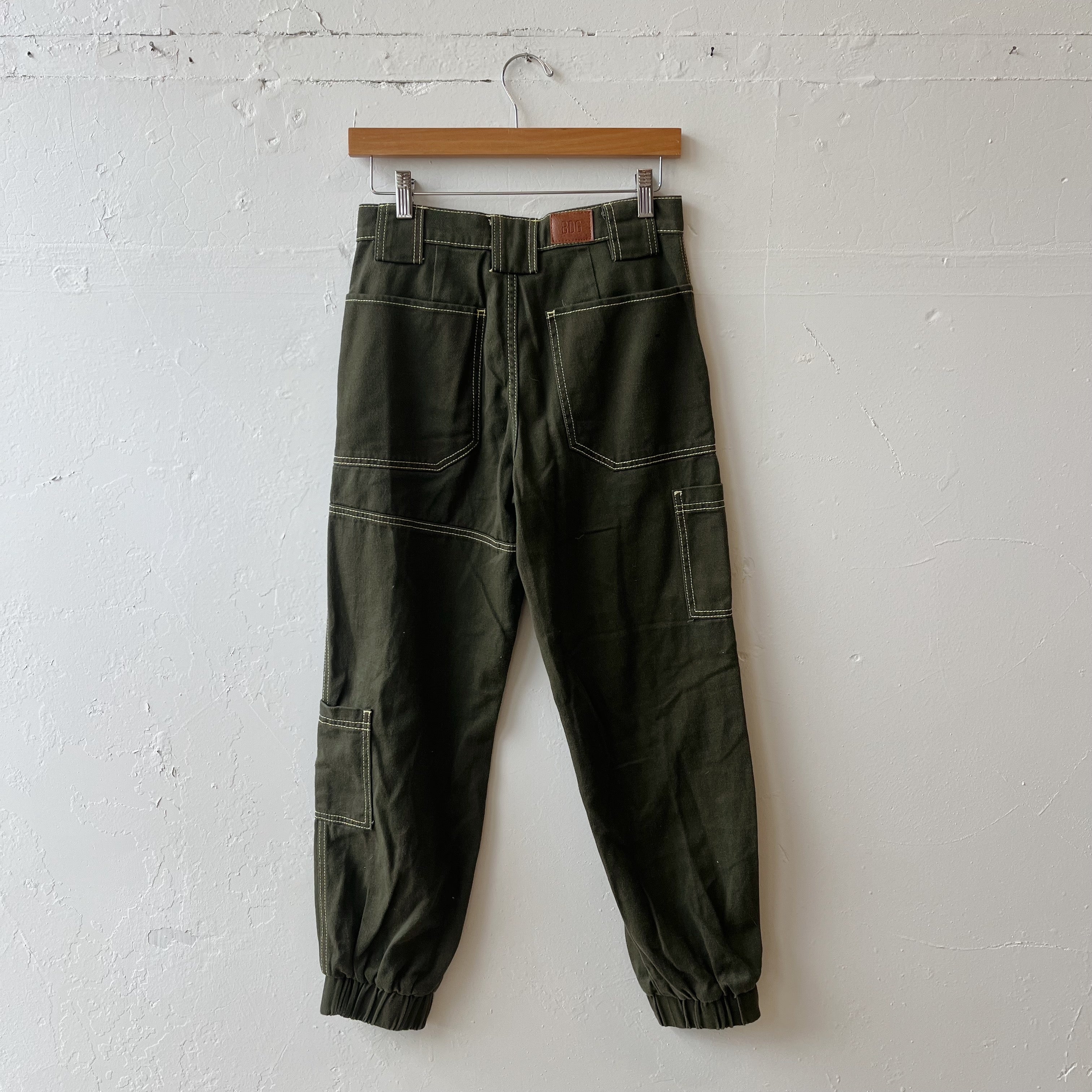 Size 0/25 | BDG Green Joggers